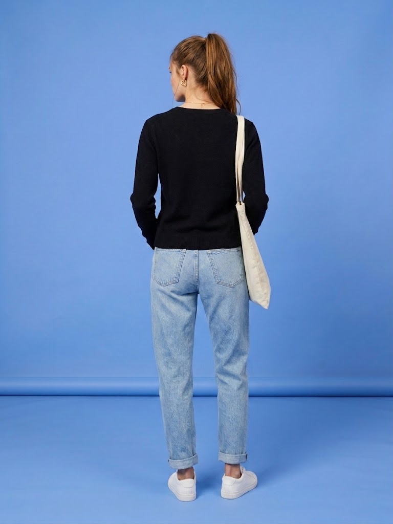 Jumper1234 - Double Neck Vee - Black