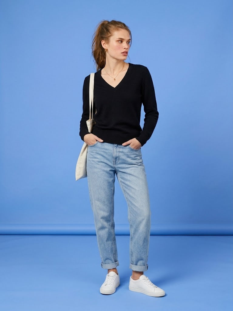 Jumper1234 - Double Neck Vee - Black