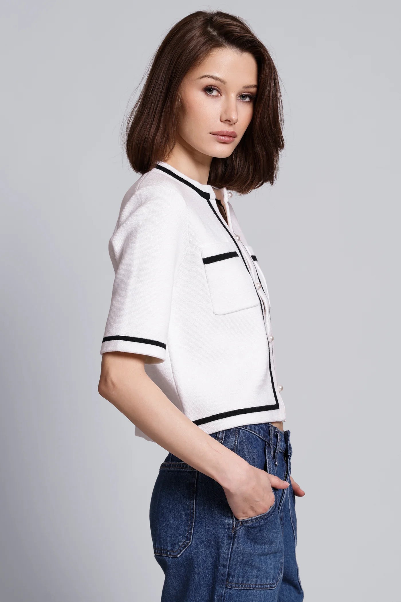 Minnie Rose Short Sleeve Tipped Cropped Jacket in White/Black