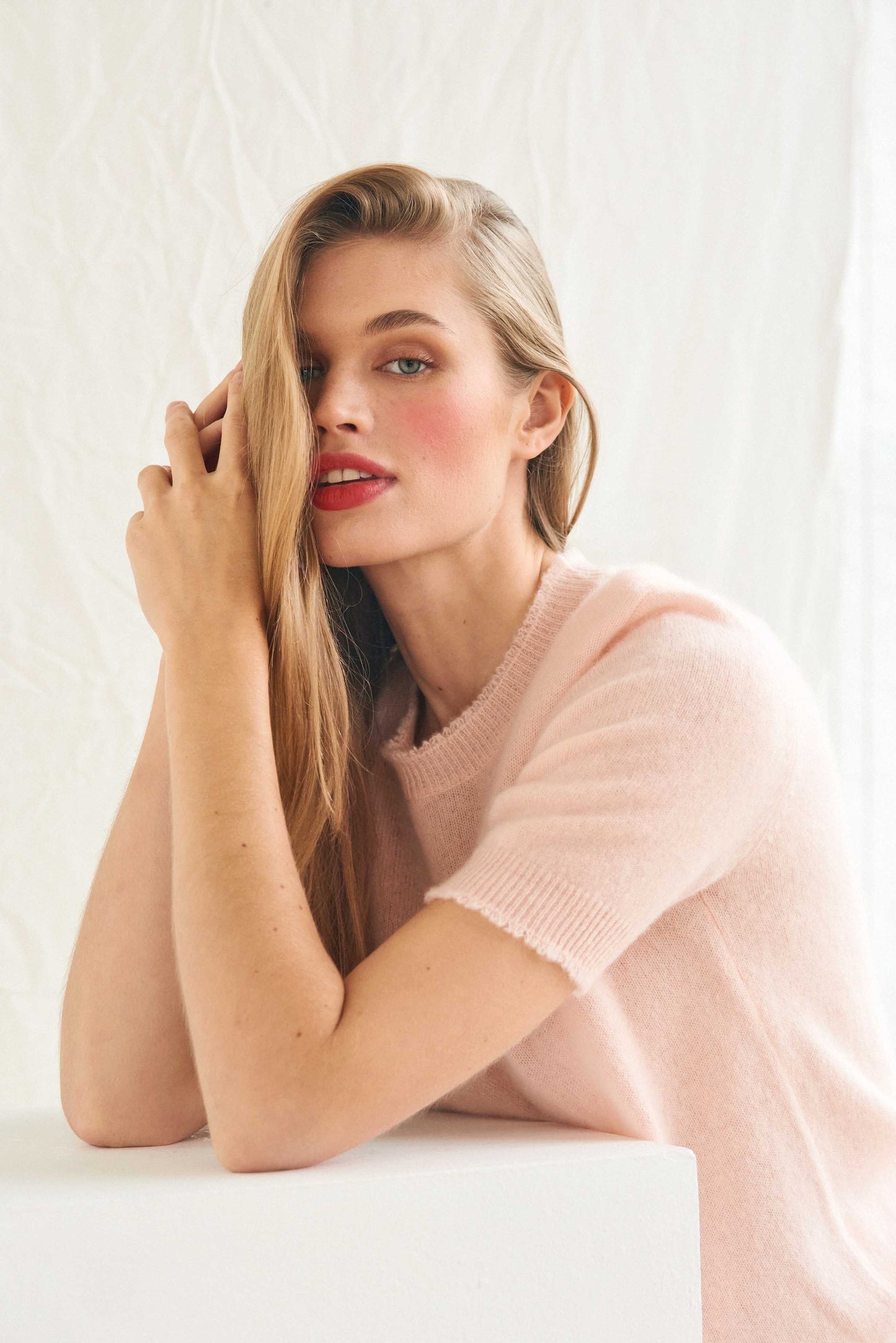 Jumper 1234 Distressed Cashmere T SHirt in Powder Puff